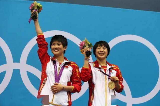 女孩走上10米跳台PG麻将胡了模拟器(图19)