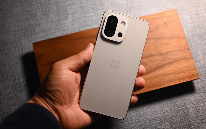 ni登场和一加13T屏幕相当两款小屏机有点难选麻将胡了2试玩vivo S30 Pro mi(图4)